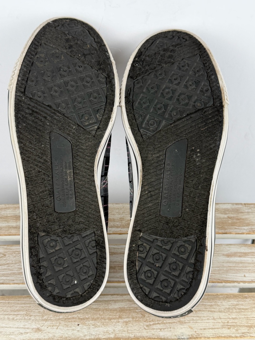 Airwalk low-top sneakers black and gray plaid hook & loop size 8 - Picture 14 of 14